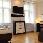 Apartment Leo Obchodna - Family Bratislava