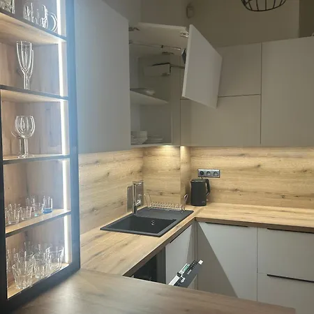 Leo Obchodna - Family דירה
