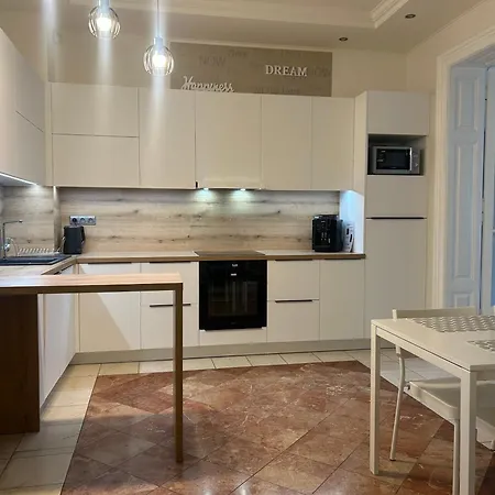 Leo Obchodna - Family Apartament Bratysława