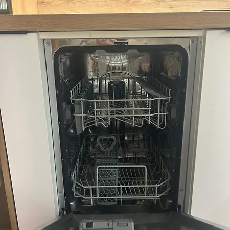 Leo Obchodna - Family * Bratysława