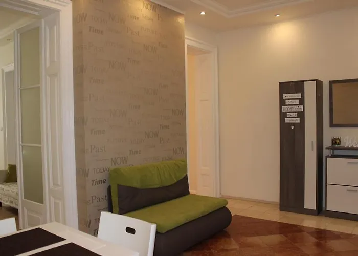 Leo Obchodna - Family * Pressburg